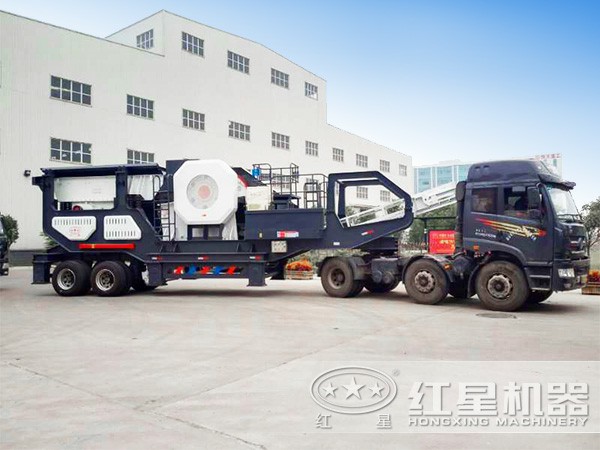 一小時50噸，出料5mm-7mm的山石移動破碎站發貨現場