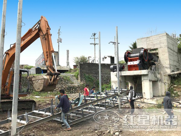 建筑垃圾顎式破碎機(jī)工作現(xiàn)場(chǎng) 建筑垃圾顎式破碎機(jī)工作現(xiàn)場(chǎng)