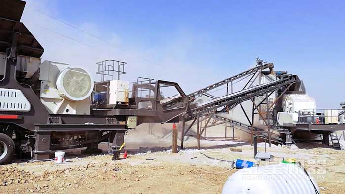 車載流動磕石子機兩臺聯機作業 車載流動磕石子機兩臺聯機作業