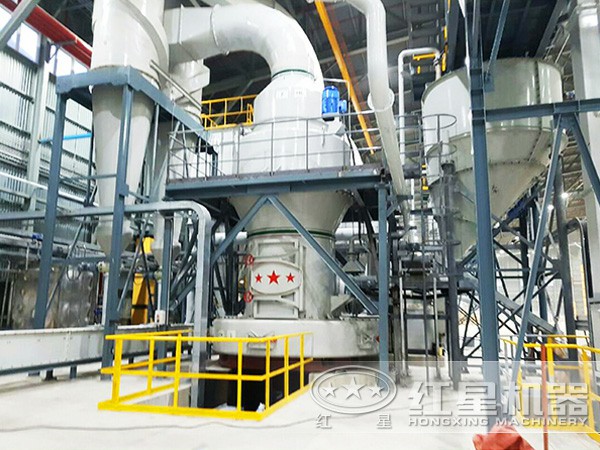 玻璃磨粉現(xiàn)場(chǎng) 玻璃磨粉現(xiàn)場(chǎng)