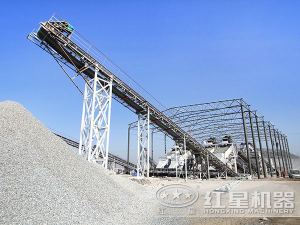 配1520反擊破和給料機(jī)石子生產(chǎn)線現(xiàn)場(chǎng) 配1520反擊破和給料機(jī)石子生產(chǎn)線現(xiàn)場(chǎng)