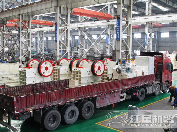 大型液壓鄂式破碎機廠家發貨 大型液壓鄂式破碎機廠家發貨