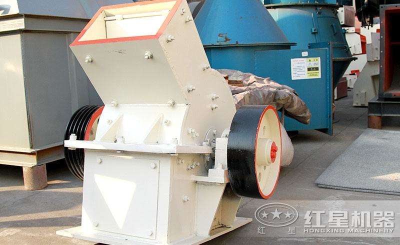 小型錘式破碎機，體積小，易移動