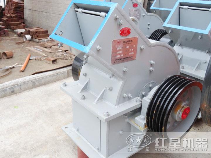 錘式破碎機(jī)，電機(jī)功率6P 55KW，時(shí)產(chǎn)18-40噸
