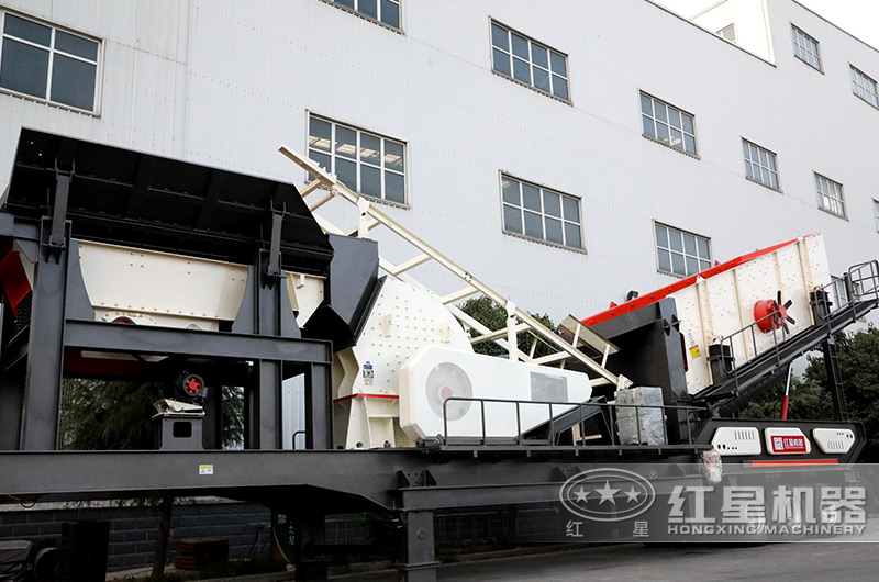 移動(dòng)重錘式破碎機(jī):給料+破碎+篩分 移動(dòng)重錘式破碎機(jī):給料+破碎+篩分