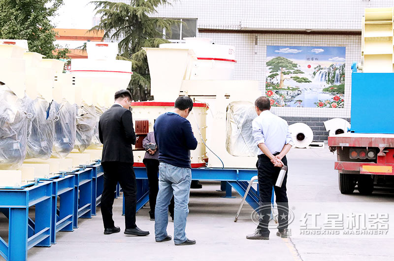 紅星立式復合破碎機價格合理,客戶選型 紅星立式復合破碎機價格合理,客戶選型