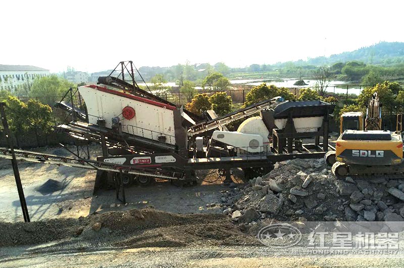 流動石子機(jī)設(shè)備作業(yè)現(xiàn)場圖 流動石子機(jī)設(shè)備作業(yè)現(xiàn)場圖