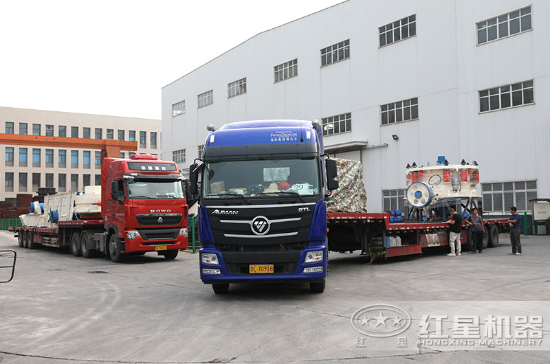 hp500圓錐破碎機(jī)設(shè)備發(fā)往客戶(hù)現(xiàn)場(chǎng)