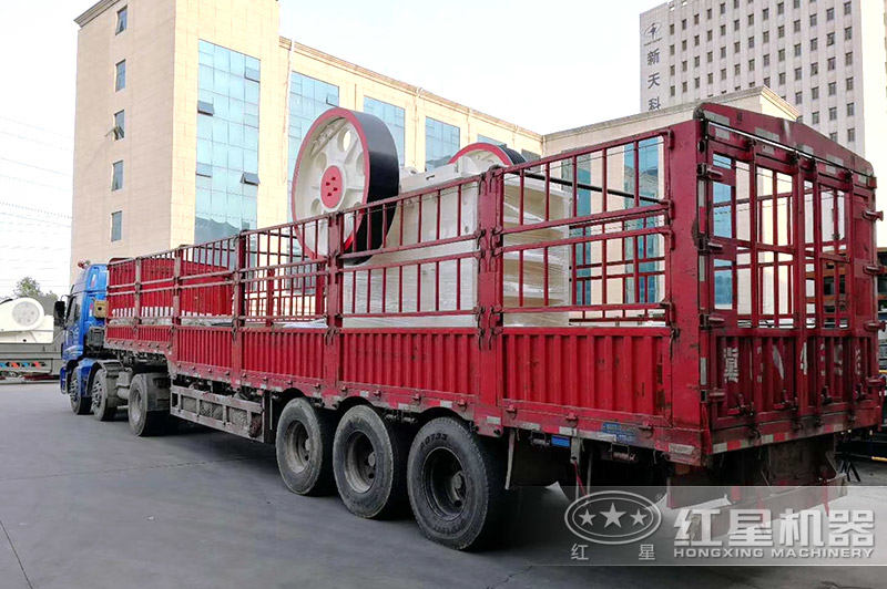 57破碎機(jī)裝車發(fā)貨 57破碎機(jī)裝車發(fā)貨