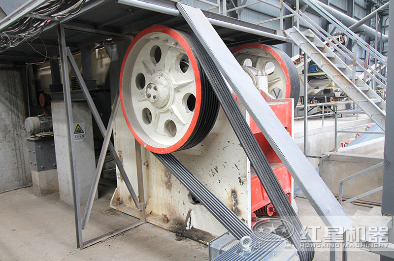 57破碎機(jī)生產(chǎn)現(xiàn)場(chǎng)圖片 57破碎機(jī)生產(chǎn)現(xiàn)場(chǎng)圖片