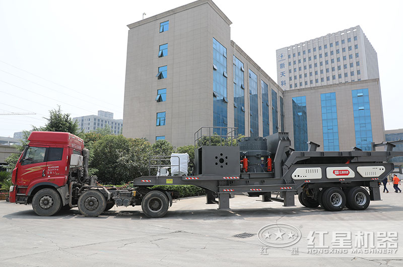 移動破碎機械直接開往客戶現場 移動破碎機械直接開往客戶現場