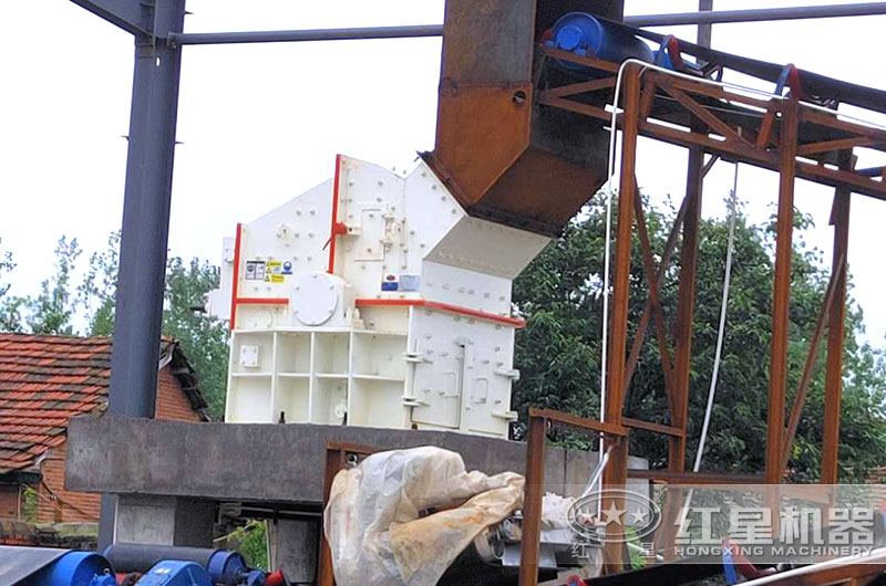 新型細(xì)碎機(jī)生產(chǎn)現(xiàn)場圖片 新型細(xì)碎機(jī)生產(chǎn)現(xiàn)場圖片