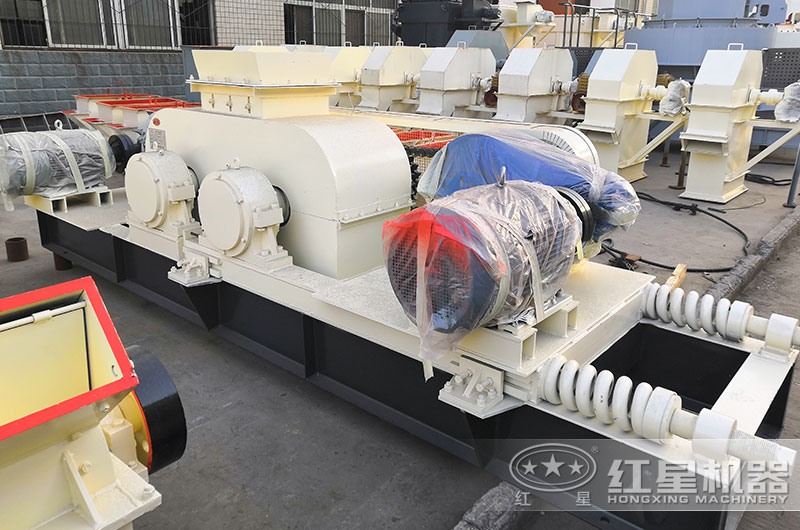 每小時(shí)200噸對(duì)輥制砂機(jī)圖片 每小時(shí)200噸對(duì)輥制砂機(jī)圖片