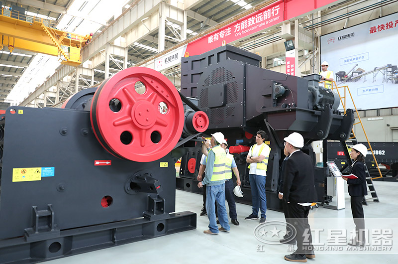 客戶來廠考察顎式破碎機設備 客戶來廠考察顎式破碎機設備