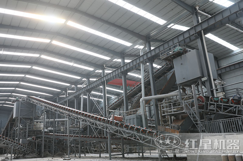 河南南陽大型室內(nèi)采石場碎石生產(chǎn)現(xiàn)場 河南南陽大型室內(nèi)采石場碎石生產(chǎn)現(xiàn)場