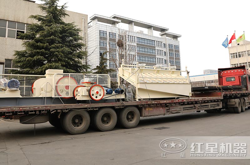 對輥制砂機裝車發貨中